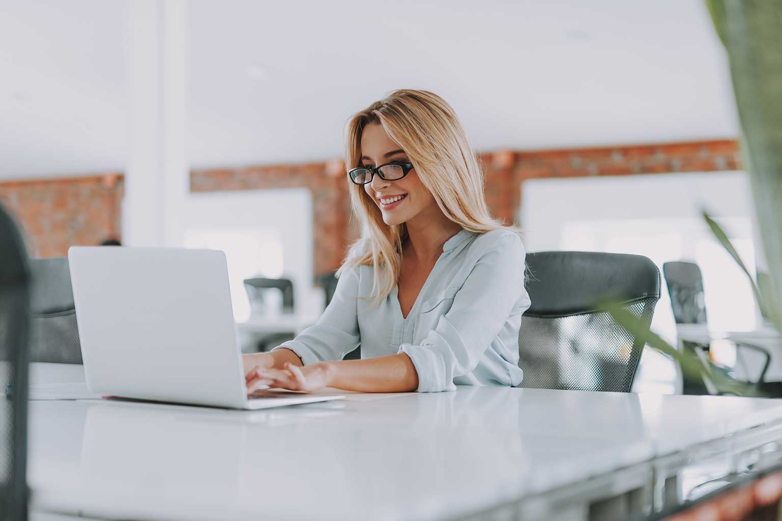 Mortgage professional speaking with a colleague online